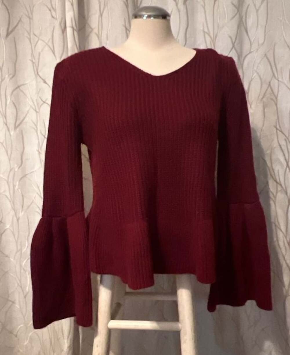 loveriche Ribbed Knit Bell Sleeve Sweater Size M Wine Red